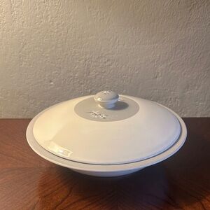 Royal Doulton Elegant Vintage Lidded Serving Bowl